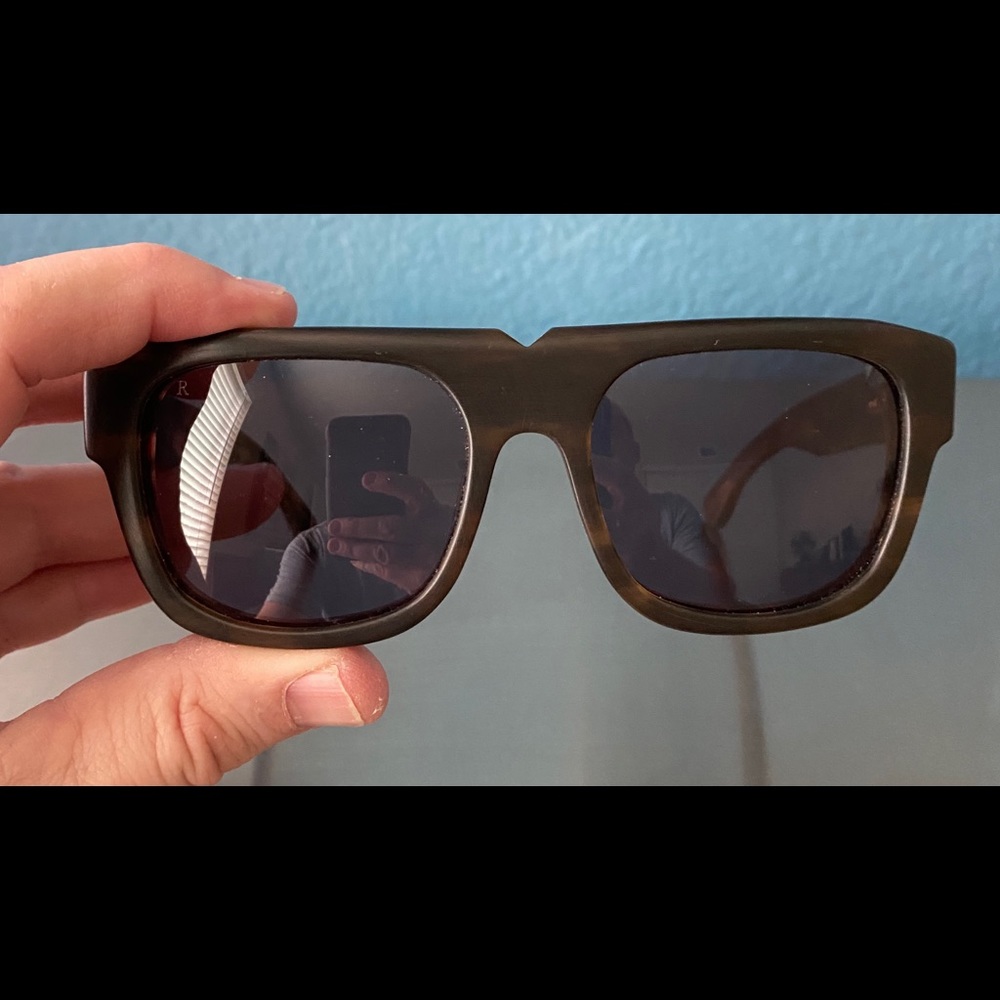 RAEN Coda sunglasses. Color: stout